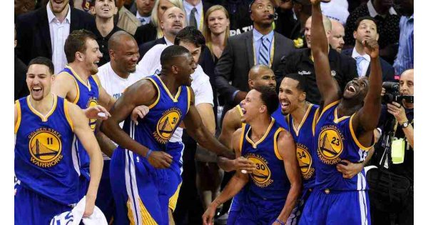 Boston Celtics'i kendi evinde deviren Golden State Warriors NBA şampiyonu oldu