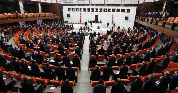 Meclis'te SSK ve Bağkur emekli maaşlarındaki artış kabul edildi - İş-Yaşam Haberleri 