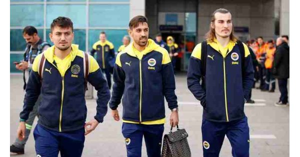 Fenerbahçe'nin Antalyaspor maç kadrosu açıklandı! Fenerbahçe'nin Antalyaspor maç kadrosu açıklandı!