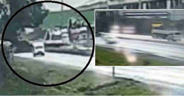 KAZA GÖRÜNTÜSÜ! Hatay'da katliam gibi kazada 6 kişi ölmüştü! Kaza anı kameralara böyle yansıdı KAZA GÖRÜNTÜSÜ! Hatay'da katliam gibi kazada 6 kişi ölmüştü! Kaza anı kameralara böyle yansıdı