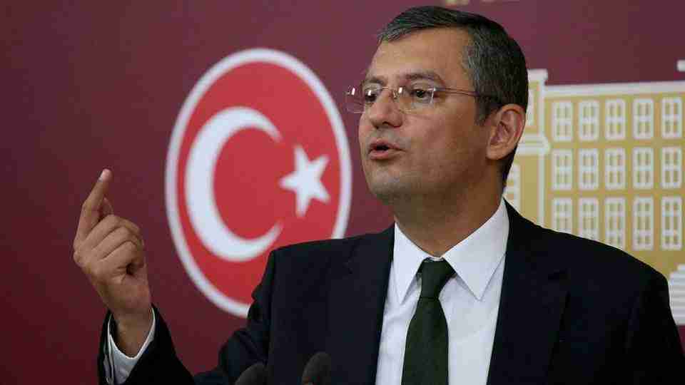 Özgür Özel'den Murat Kurum'a: Bu kadar seviyesiz aday görmedim 