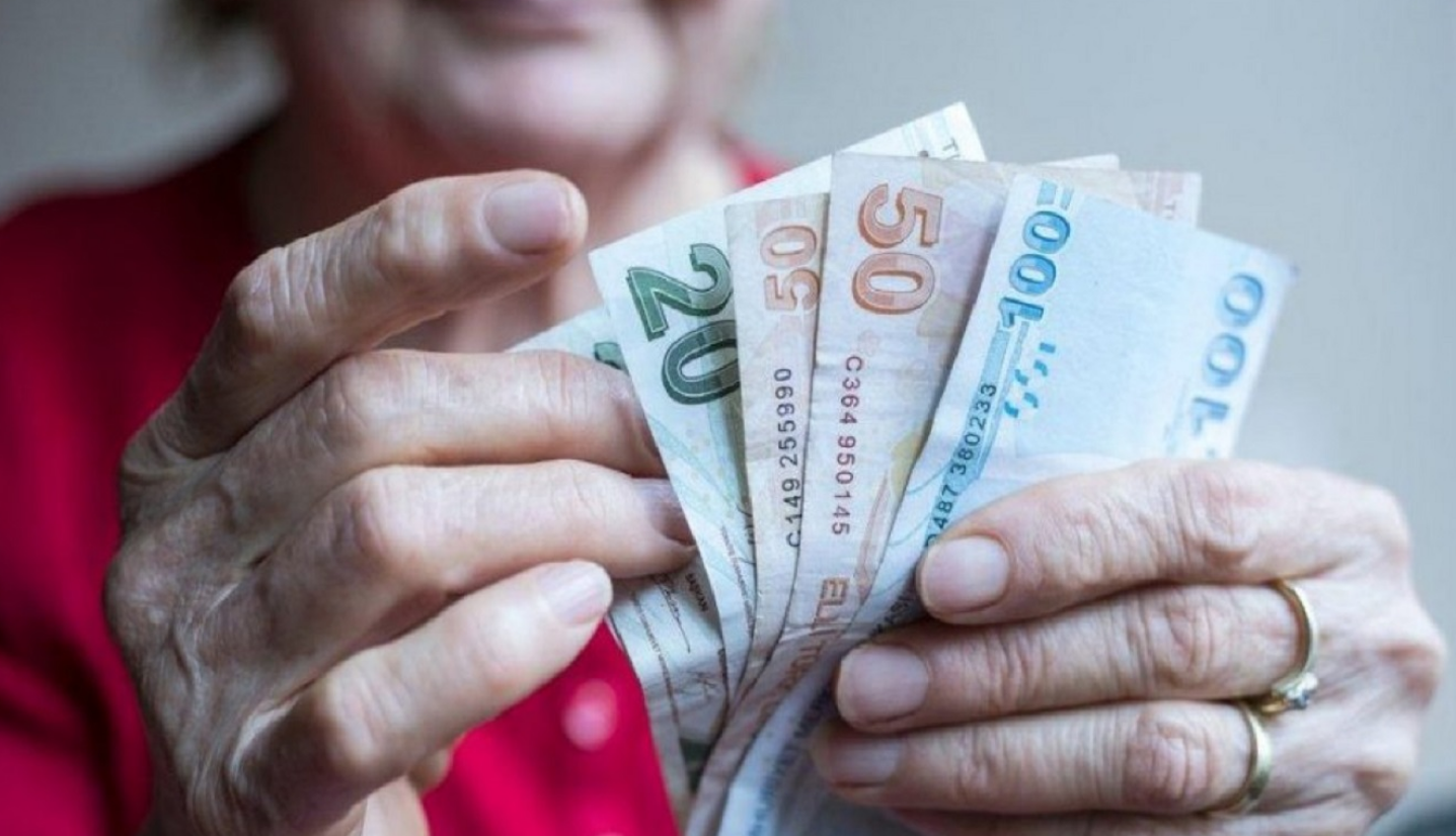 2025 Ağustos emekli promosyonunda Ziraat, Vakıfbank ve diğer bankalar en yüksek teklifleri sundu. Kamu ve özel bankalar rekabette...
