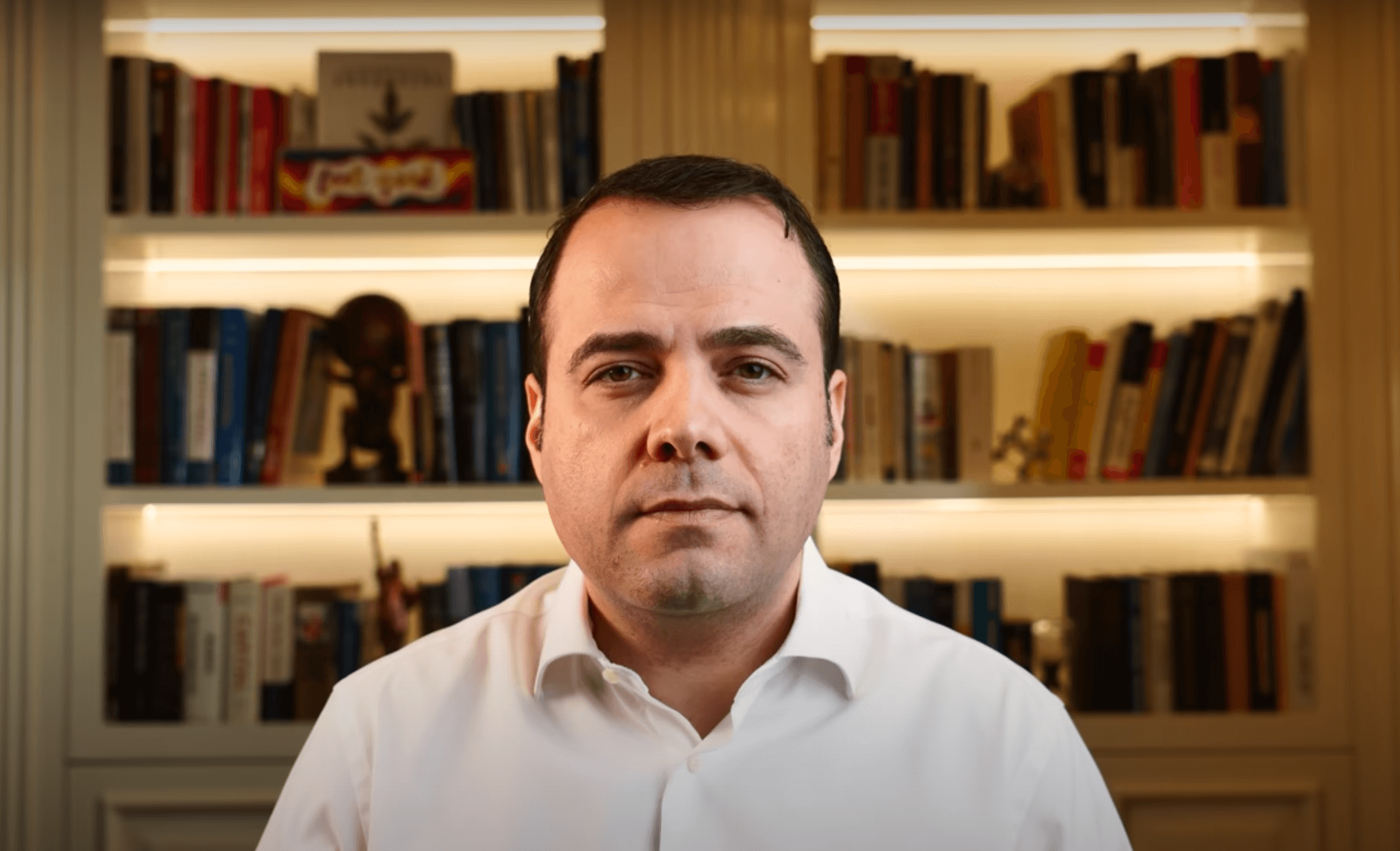 Özgür Demirtaş Kimdir?