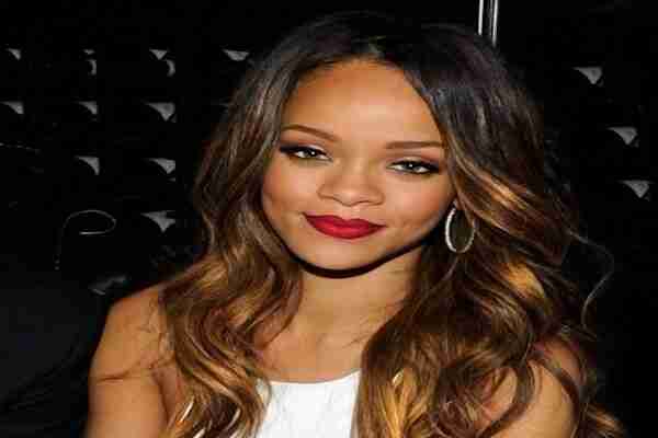 Rihanna olay yaratan klibiyle müzik listelerini altüst etti.