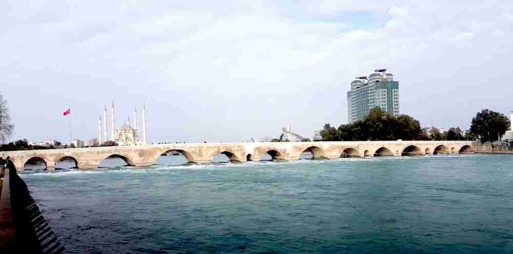 Adana Gezilecek Yerler Taş Köprü