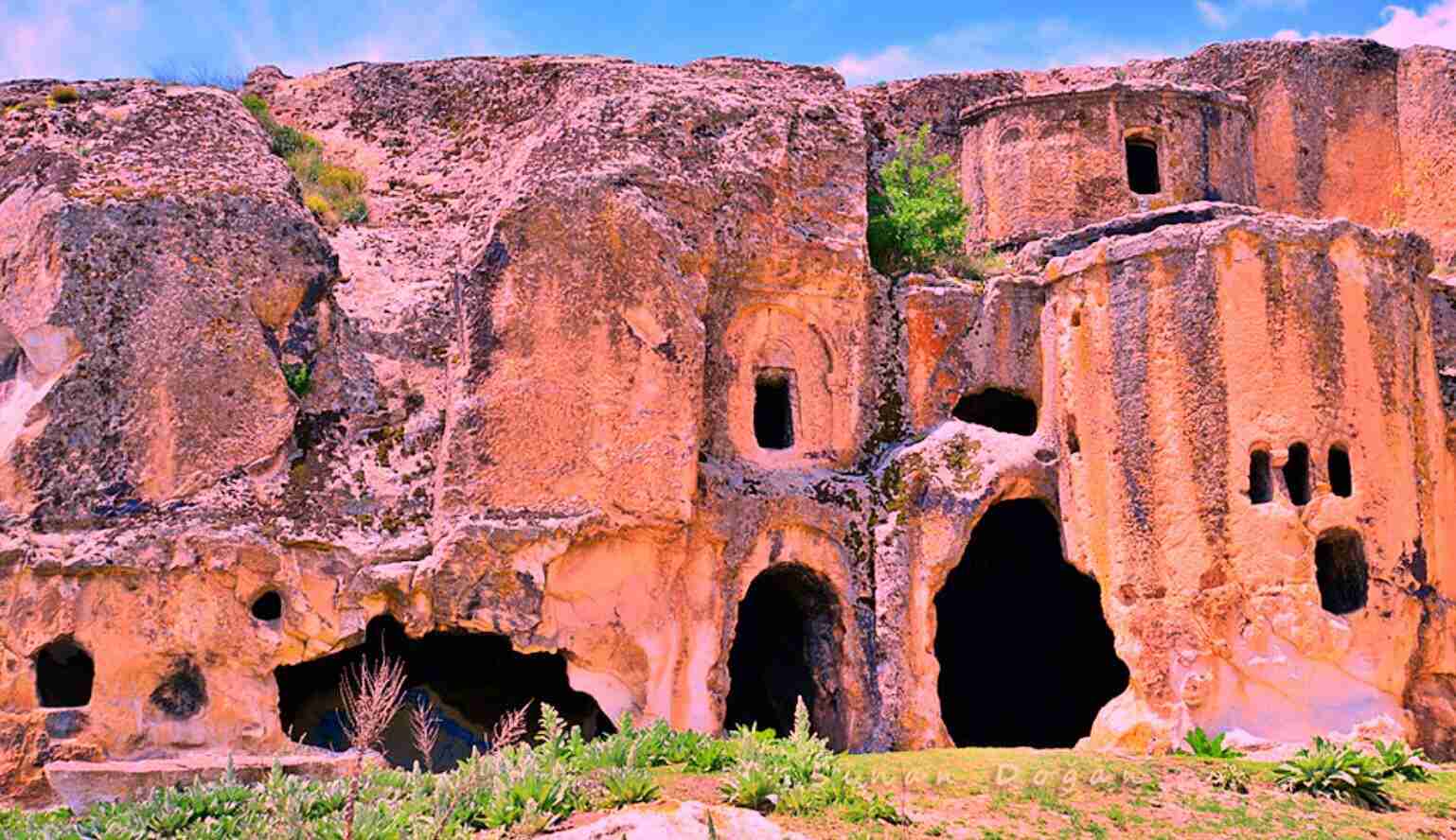 Afyon gezilecek yerler - Yedikapılar Manastırı