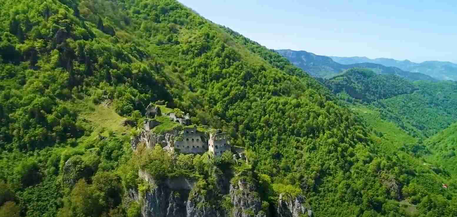 Kuştul Manastırı
