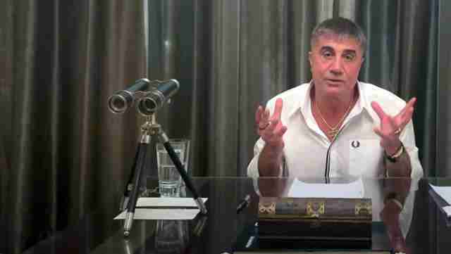 Sedat Peker kızlarını ağlatan oğluna yaptıklarını anlattı: Bir daha yaparsan seni öldürürüm!