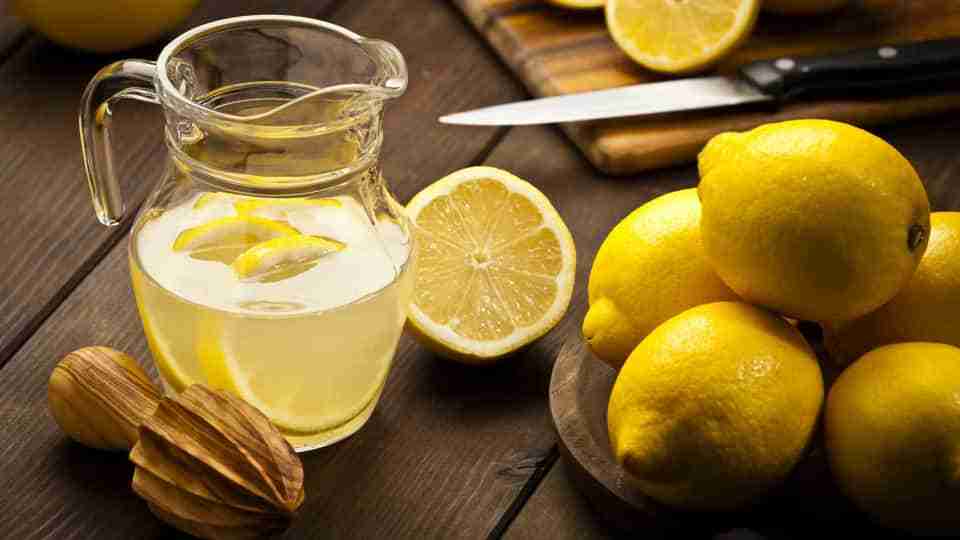 Limonun yararları ve zararları nelerdir? Limon suyu zayıflatır mı ? Limonun yararları ve zararları nelerdir? Limon suyu zayıflatır mı ?