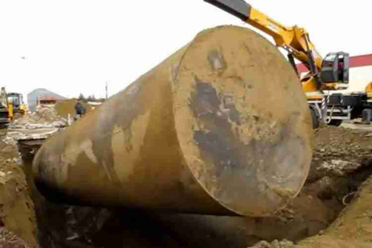 Balıkesir'de 24 ton kaçak akaryakıt ele geçirildi Balıkesir'de 24 ton kaçak akaryakıt ele geçirildi