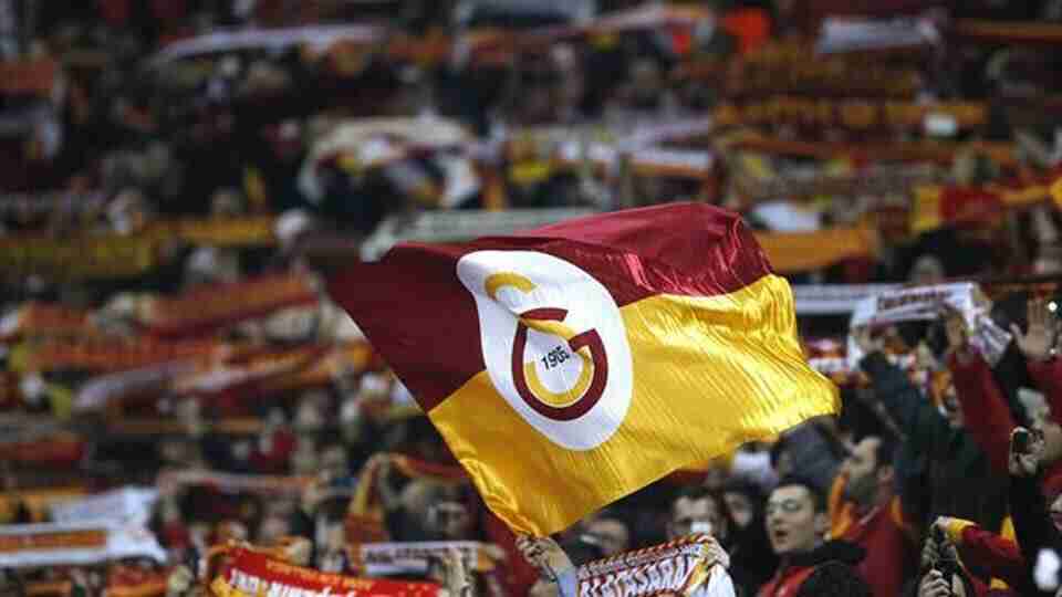 Galatasaray'dan futbol gündemine bomba gibi düşecek transfer!