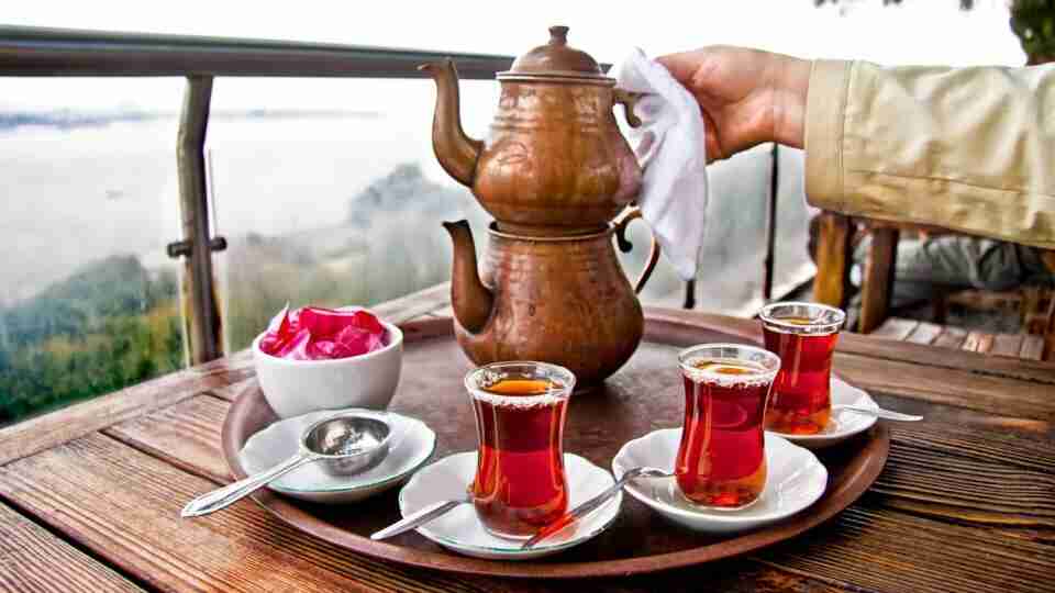 Çayın faydaları ve zararları nelerdir? Çayın faydaları ve zararları nelerdir?