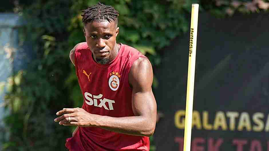 Hatayspor maçında oynamayan Zaha, Galatasaray antrenmanında