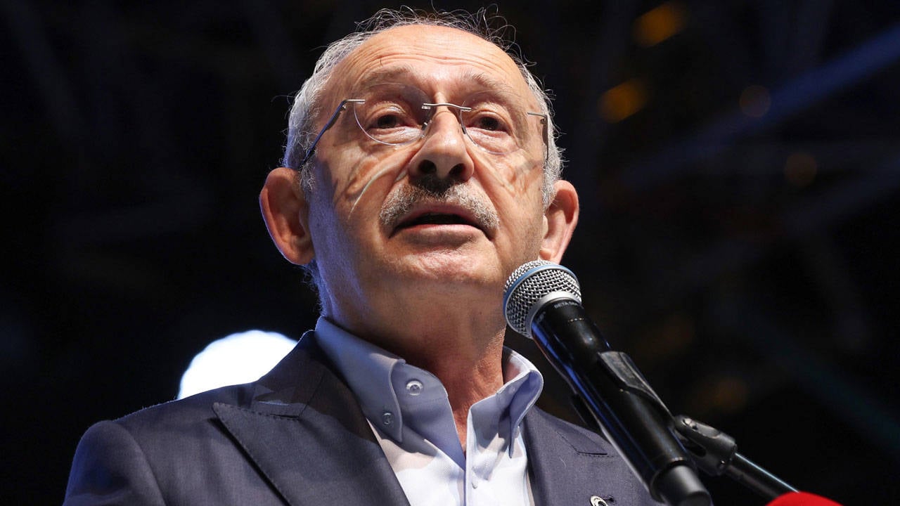CHP Genel Başkanı Kemal Kılıçdaroğlu, Nevşin Mengü ve Emrah Gülsunar hakkında suç duyurusunda bulundu.
