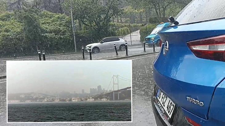 İstanbul'da şiddetli yağmur. Yollar sular altında kaldı.