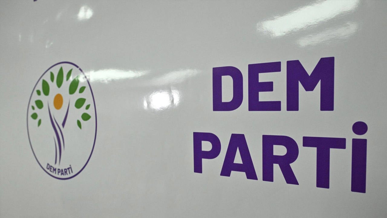 DEM Parti MYK, CHP'li belediyelere yönelik yeni bir operasyon olduğunu duyurdu.