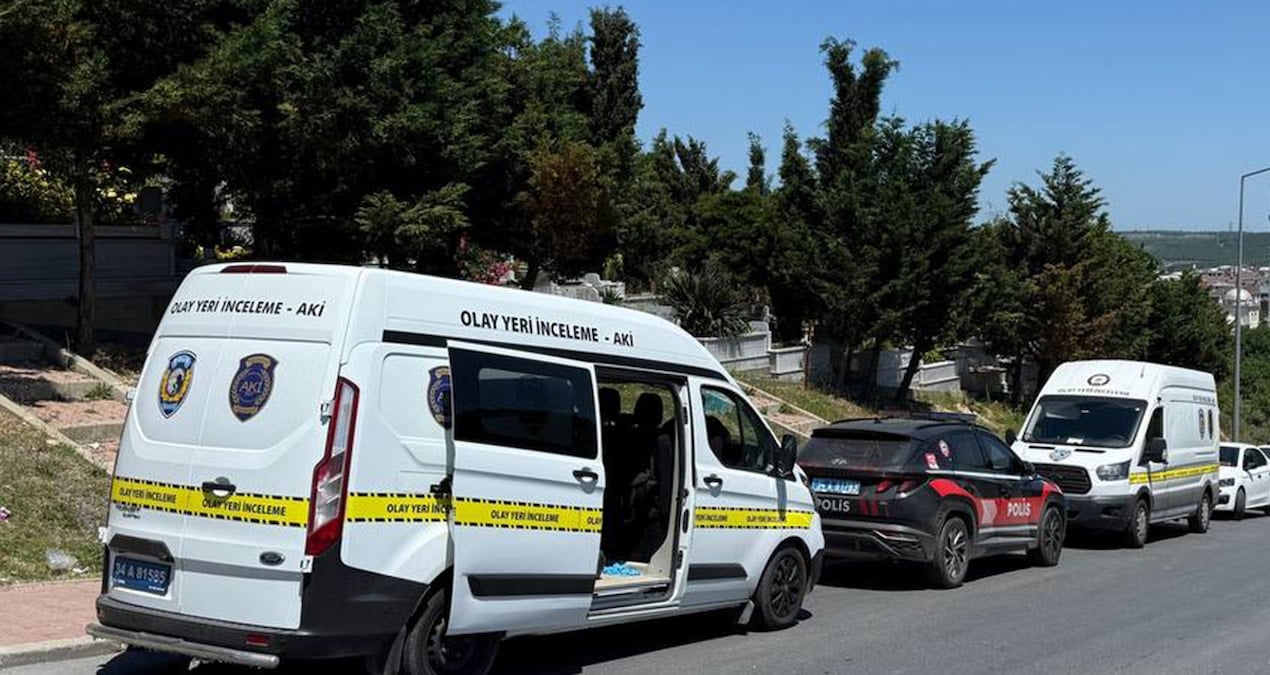 İstanbul'da mezarlıkta korkunç bir olay yaşandı; erkek bebek cesedi bulundu. Olay, çevredeki sakinlerde büyük bir panik ve endişe yarattı. 