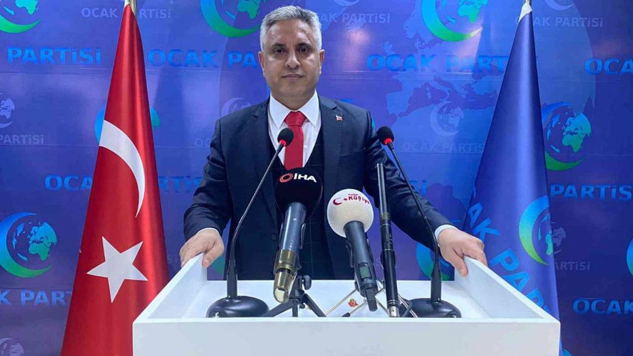 Ocak Partisi Genel Başkanı Kadir Canpolat, ağabeyi tarafından silahla öldürüldü. Olay, Erzurum'un Horasan ilçesinde gerçekleşti. Ocak Partisi Genel Başkanı Kadir Canpolat, ağabeyi tarafından silahla öldürüldü. Olay, Erzurum'un Horasan ilçesinde gerçekleşti.