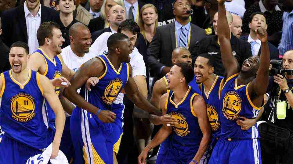 Boston Celtics'i kendi evinde deviren Golden State Warriors NBA şampiyonu oldu