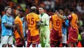 Galatasaray-Başakşehir maçında Osimhen'in öfkesi patladı, gergin anlar yaşandı.
