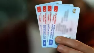 Ehliyet yenileme sürecinde son günler yaklaşırken, ücret ve adımlar hakkında bilgi alın. 5 adımda ehliyet yenileme işlemini gerçekleştirin. Ücret detaylarını öğrenin.