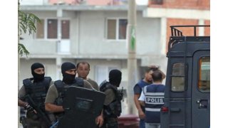 Ağrı'da terör operasyonu: 15 kişi gözaltına alındı, çok sayıda silah ele geçirildi