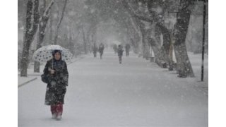İstanbulda beklenen kar yağışı yeniden başladı