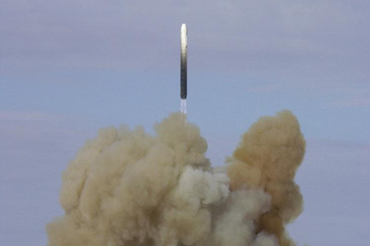 Rusya, hipersonik başlığa sahip "Avangard" kıtalararası hipersonik bir füze test etti